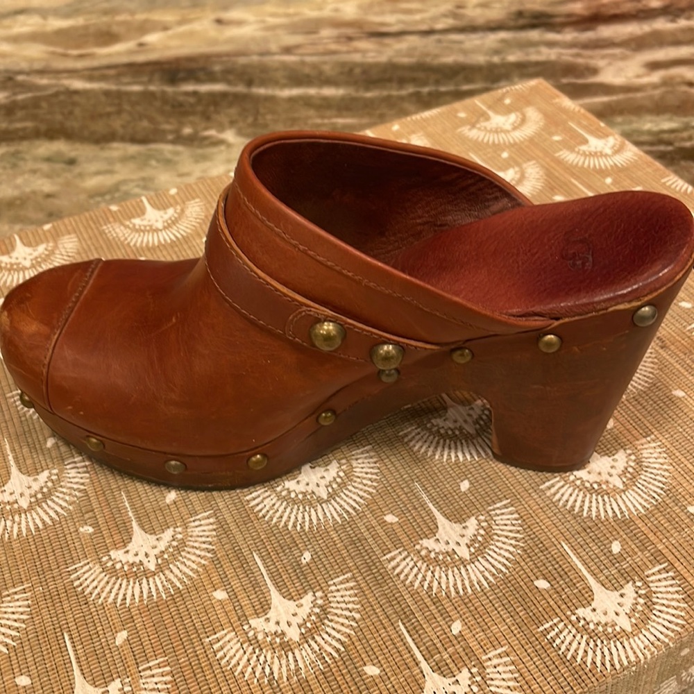 Ugg Clogs